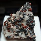 Franklinita c/ cincita<br />Cantera Furnace, Franklin Marble, Franklin, Distrito minero Franklin, Condado Sussex, New Jersey, USA<br />30x30 mm<br /> (Autor: Ignacio)