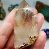 Cuarzo y Granate<br />Els Fuirosos, Massís del Montnegre, Sant Celoni, Comarca Vallès Oriental, Barcelona, Cataluña / Catalunya, España<br />8,5 x 4cm<br /> (Autor: heat00)