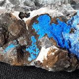 Azurite, Fluorite, limonite<br />Yongping Mine, Yongping, Yanshan, Shangrao Prefecture, Jiangxi Province, China<br />5,5 x 3,5 cm<br /> (Author: Volkmar Stingl)