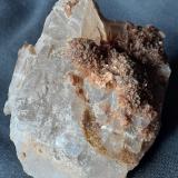 Eosphorite, Quartz<br />Ilha claim, Taquaral, Itinga, Vale do Jequitinhonha, Minas Gerais, Brazil<br />6,5 x 5 cm<br /> (Author: Volkmar Stingl)