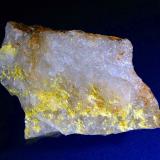 Ferrimolibdita<br />Concesión Saint Louis, Cleator, Distrito Black Canyon, Condado Yavapai, Arizona, USA<br />5 x 4 cm.<br /> (Autor: Antonio P. López)