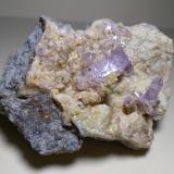 Quartz (variety amethyst)Capurru Quarry, Osilo, Sassari Province, Sardinia/Sardegna, Italy93 x 69 mm (Author: Sante Celiberti)