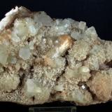 Fluorapophyllita-(K) (Apofilita), Stilbita-Ca (Estilbita-Ca)<br />India<br />13 x 8.5 cm<br /> (Autor: Pedro Antonio)