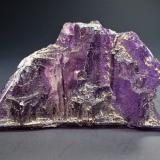 Fluorite, CalciteMina Elmwood, Carthage, Distrito Central Tennessee Ba-F-Pb-Zn, Condado Smith, Tennessee, USA57 mm x 19 mm x 33 mm (Author: Don Lum)
