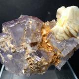 Fluorite, BaryteZona minera de Berbes, Berbes, Ribadesella, Comarca Oriente, Principado de Asturias (Asturias), España88 x 67 mm (Author: Sante Celiberti)