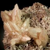 Calcite<br />Minerva I Mine, Ozark-Mahoning group, Cave-in-Rock Sub-District, Hardin County, Illinois, USA<br />9.5 x 9.0 x 2.5 cm<br /> (Author: Michael Shaw)
