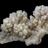 Aragonite, Calcite<br />Penrice marble quarry, Barossa Valley, Angaston, North Mount Lofty Ranges, South Australia, Australia<br />10.8 x 6.4 cm<br /> (Author: am mizunaka)