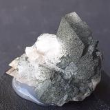 Orthoclase (variety Adularia), Chlorite groupLapenkar, Stilupp Valley, Ziller Valley (Zillertal), North Tyrol, Tyrol/Tirol, Austria2 x 2 cm (Author: Volkmar Stingl)