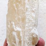 CelestinaCelestine deposit, Hurchillo floodgates, Tajo-Segura irrigation system, Arneva, Orihuela, Comarca Vega Baja del Segura, Alicante / Alacant, Valencian Community / Comunitat Valenciana, Spain12,5 x 3,6 cm. (Autor: Carles)
