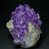 Quartz (variety amethyst), Calcite<br />Artigas Department, Uruguay<br />9.7 x 7.5 cm<br /> (Author: am mizunaka)