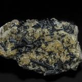 Quartz, Tourmaline (variety 'schorl')<br />Bingara, Gwydir Shire, Murchison County, New South Wales, Australia<br />9.4 x 5.6 cm<br /> (Author: am mizunaka)