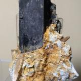 Ilvaite, Quartz<br />Serifos Island, Cyclade Islands, Kykládes Prefecture, Aegean Islands Department (Aiyaíon), Greece<br />81 x 55 mm<br /> (Author: Sante Celiberti)