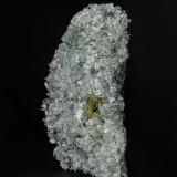 Fluorapatite, Pyrite, Quartz<br />Huanzala Mine, Huallanca District, Dos de Mayo Province, Huánuco Department, Peru<br />8.0 x 4.5 cm<br /> (Author: am mizunaka)