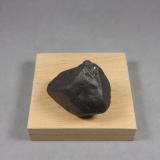 Tantalita-(Mn)<br />Gravas Casiterita Mumba, Mumba, Territorio Masisi, Provincia Kivu del Norte (Kivu), República Democrática del Congo (Zaire)<br />3,9 × 2,7 × 2,2 cm.  92,76 g.<br /> (Autor: J. G. Alcolea)