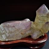 Quartz (variety amethyst)<br />Eonyang, Gyeongsangnam-do, South Korea<br />173 mm x 105 mm x 97 mm<br /> (Author: Don Lum)