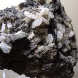 Albita, Hematites, CuarzoVaraita Valley (Val Varaita), Cuneo Province, Piedmont (Piemonte), Italy75 x 67 mm (Autor: Sante Celiberti)