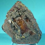 ÁmbarAfloramientos de carbón, Utrillas, Comarca Cuencas Mineras, Teruel, Aragón, España6 x 7 x 2 cm. (Autor: Felipe Abolafia)