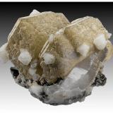Siderite, Quartz, Dolomite, Muscovite, PyriteMinas da Panasqueira, Aldeia de São Francisco de Assis, Covilhã, Castelo Branco, Cova da Beira, Centro, Portugal11 cm x 8 cm x 7 cm (Author: silvia)