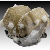 Siderite, Quartz, Dolomite, Muscovite, Pyrite<br />Minas da Panasqueira, Aldeia de São Francisco de Assis, Covilhã, Castelo Branco, Cova da Beira, Centro, Portugal<br />11 cm x 8 cm x 7 cm<br /> (Author: silvia)