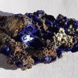 Azurite<br />Kamariza Mines, Agios Konstantinos, Lavrion Mining District, Attikí (Attica) Prefecture, Greece<br />6,5 x 3 cm<br /> (Author: Volkmar Stingl)