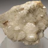Magnesita, Cuarzo<br />Mina Traversella, Traversella, Valle Chiusella, Distrito Canavese, Provincia Ciudad metropolitana de Turín, Piamonte (Piemonte), Italia<br />77 x 58 mm<br /> (Autor: Sante Celiberti)