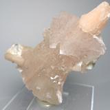 Heulandite-Ca, Stilbite-Ca<br />Jalgaon District, Maharashtra, India<br />9 x 6,5 cm<br /> (Author: Sante Celiberti)