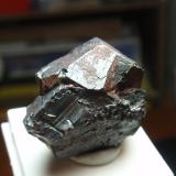 Magnetita<br />Mina Isabelita, Valle de los Ecos, Burguillos del Cerro, Comarca Zafra-Río Bodión, Badajoz, Extremadura, España<br />35x30 mm<br /> (Autor: Ignacio)