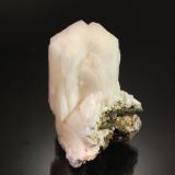 StilbiteRiffe Lake, Kosmos, Lewis County, Washington, USA5.0 x 4.0 cm (Author: Michael Shaw)