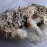 Albite, Quartz<br />Weirichalm, Navis Valley, Innsbruck-Land District, North Tyrol, Tyrol/Tirol, Austria<br />10 x 7 cm<br /> (Author: Volkmar Stingl)