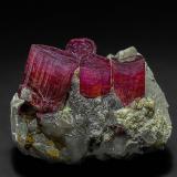 Elbaite<br />Beni Bouzra (Bni Bouzra), Chefchaouen Province, Tanger-Tetouan-Al Hoceima Region, Morocco<br />5.3 x 3.9 cm<br /> (Author: am mizunaka)