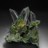 Quartz with chlorite inclusions, Rutile<br />Ganesh Himal, Dhading District, Bagmati Pradesh, Nepal<br />8.1 x 8.9 cm<br /> (Author: am mizunaka)