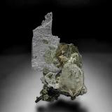 Quartz, Calcite, Muscovite<br />Rist Mine, Hiddenite, Alexander County, North Carolina, USA<br />7.5 x 4.3 cm<br /> (Author: am mizunaka)