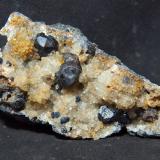 Esfalerita<br />Túnel José Maestre, Sierra Minera de Cartagena-La Unión, Portmán, La Unión, Comarca Campo de Cartagena, Región de Murcia (Murcia), España<br />7.5 x 4 cm<br /> (Autor: Pedro Antonio)