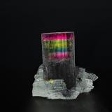 Elbaite, Albite<br />Coronel Murta, Vale do Jequitinhonha, Minas Gerais, Brazil<br />3.6 x 3.4 cm<br /> (Author: am mizunaka)