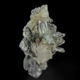 Quartz, Epidote<br />Smerwick Harbour, Smerwick, County Kerry, Ireland<br />8.4 x 4.6 cm<br /> (Author: am mizunaka)