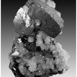 Galena, Quartz, Sphalerite<br />W.L. Davis-Deardorff Mine, Ozark-Mahoning group, Cave-in-Rock Sub-District, Hardin County, Illinois, USA<br />15 cm x 13 cm x 7 cm<br /> (Author: silvia)