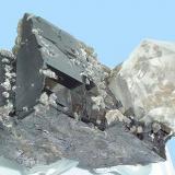 Ferberite, quartz, mica
Panasqueira Mines, Level 2, Panasqueira, Covilhã, Castelo Branco District, Portugal
75 mm x 50 mm x 40 mm (Author: Carles Millan)