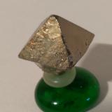 Pirita<br />Mina Brosso, Cálea, Léssolo, Distrito Canavese, Provincia Ciudad metropolitana de Turín, Piamonte (Piemonte), Italia<br />22 x 22 mm<br /> (Autor: Sante Celiberti)