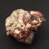 Piropo (Grupo Granate)I Mondei (Ca' Mondei), Montescheno, Provincia Verbano-Cusio-Ossola, Piamonte (Piemonte), Italia53 x 48 mm (Autor: Sante Celiberti)