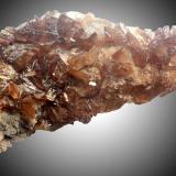 Childrenita<br />Mina Poço Dantas, Valle Piauí, Taquaral, Itinga, Vale do Jequitinhonha, Minas Gerais, Brasil<br />28 x 10 x 8 mm<br /> (Autor: José Luis Zamora)