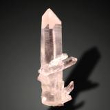 Quartz<br />Santander Department, Colombia<br />16 mm x 42 mm x 10 mm<br /> (Author: Firmo Espinar)