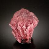 Elbaite var. rubellite<br />Beni Bouzra (Bni Bouzra), Chefchaouen Province, Tanger-Tetouan-Al Hoceima Region, Morocco<br />3.4 x 2.7 x 2.1 cm<br /> (Author: Michael Shaw)