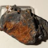 Cerusita sobre Galena<br />Mina Traversella, Traversella, Valle Chiusella, Distrito Canavese, Provincia Ciudad metropolitana de Turín, Piamonte (Piemonte), Italia<br />38 x 26 mm<br /> (Autor: Sante Celiberti)