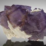Fluorita, Barita<br />La Cabaña, Valdelmar, zona minera de Berbes, Berbes, Ribadesella, Comarca Oriente, Principado de Asturias (Asturias), España<br />130 x 90mm, cristales hasta 35mm de arista<br /> (Autor: Raul Vancouver)