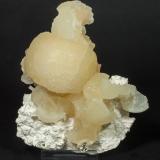 Stilbite-Ca<br />Jalgaon District, Maharashtra, India<br />11.5 × 9.6 × 4.7<br /> (Author: Jordi Fabre)