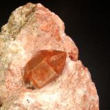 QuartzAfloramiento del Keuper, Montroy, Comarca Ribera Alta, Valencia / València, Comunidad Valenciana / Comunitat Valenciana, España5.5 x 5.5 cm, xl = 1.1 cm in length (Author: Michael Shaw)