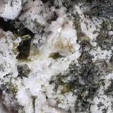 Titanite, Epidote, Albite (variety Pericline), Orthoclase (variety Adularia)Valle Hollersbach, Hohe Tauern, Salzburgo/Salzburg, Austria7,5 x 5 cm (Author: Volkmar Stingl)