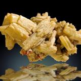 Pyromorphite<br />Resuperferolítica claim, Cerro de la Canaleja, Santa Eufemia, Comarca Los Pedroches, Córdoba, Andalusia, Spain<br />33 mm x 22 mm x 22 mm<br /> (Author: Firmo Espinar)