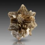 Muscovite<br />Mamona pegmatite, Araçuaí, Vale do Jequitinhonha, Minas Gerais, Brazil<br />9.5 x 8 x 11 cm / main crystal: 9.5 cm<br /> (Author: MIM Museum)