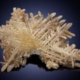 Cerusita<br />Mina Tsumeb, Tsumeb, Región Otjikoto, Namibia<br />24 x 16 x 6 cm<br /> (Autor: Museo MIM)